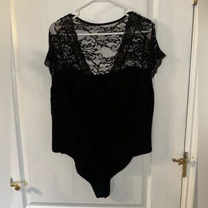 LACE BODYSUIT